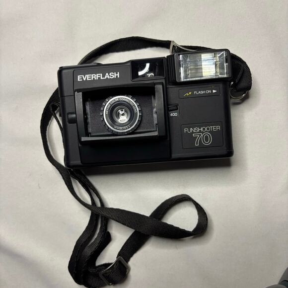 EVERFLASH Fun Shooter 70 Point And Shoot Film Camera Fixed Focus 38mm Lens Works - Picture 1 of 5